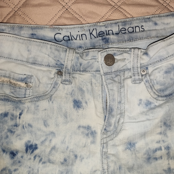 Calvin Klein Denim Shorts - Picture 4 of 4
